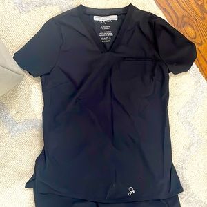 Jaannu scrub set